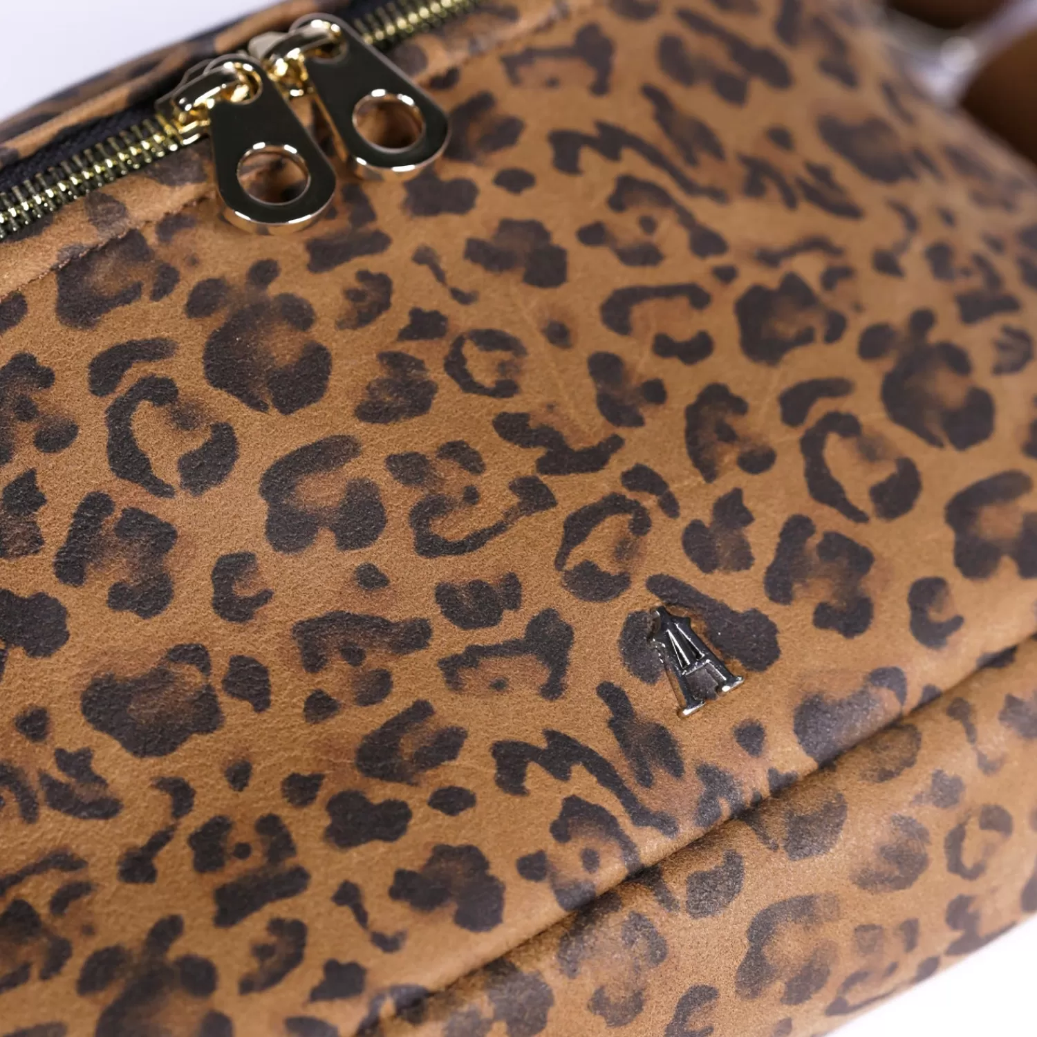 big_banane_lo_fauve_2.webp Cheap Craie Studio Big Banane Léo Fauve Camel