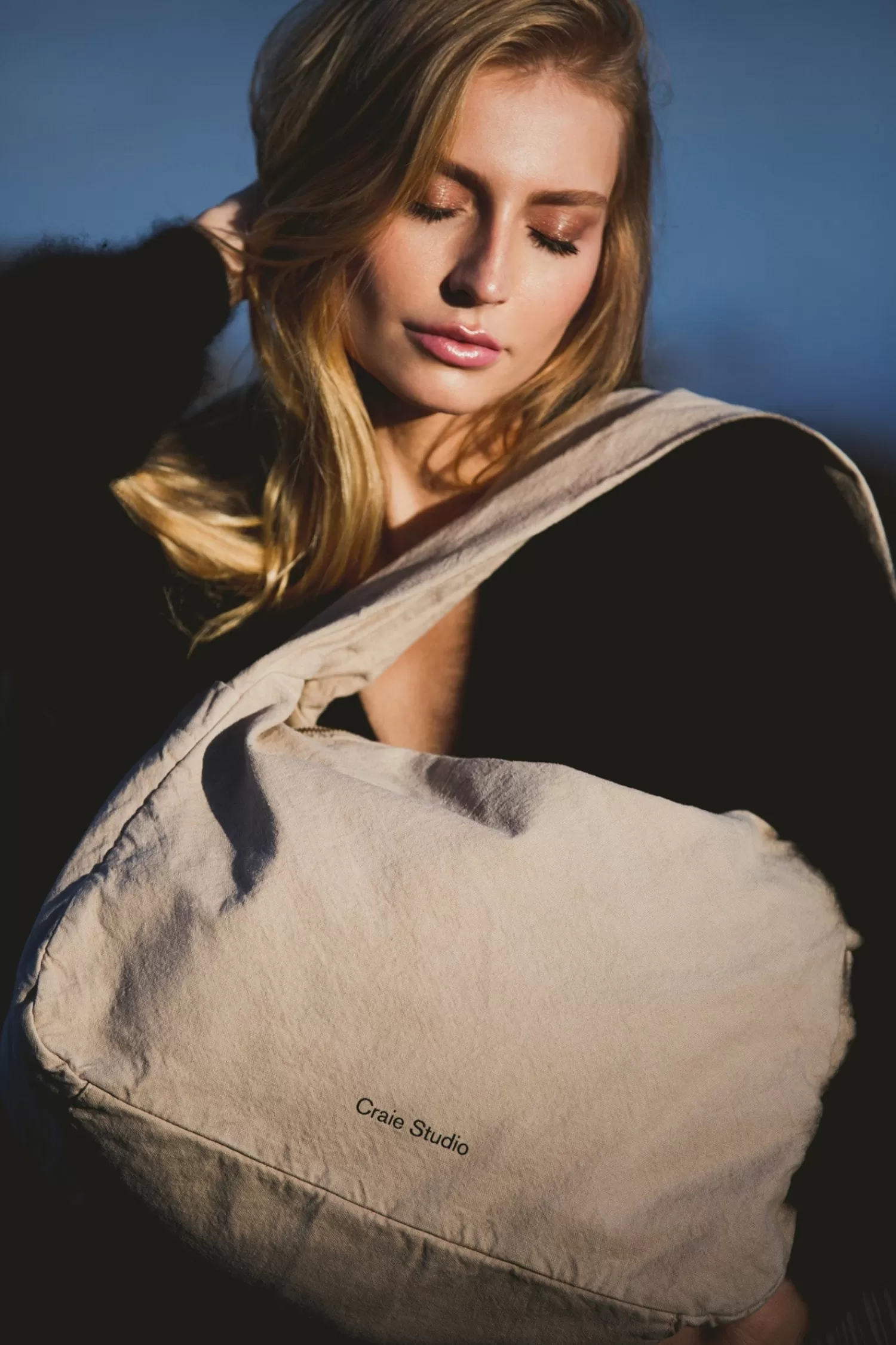 petit_sac_hobo_coton_parrot_3.webp Fashion Craie Studio Petit sac Hobo coton Parrot Orange