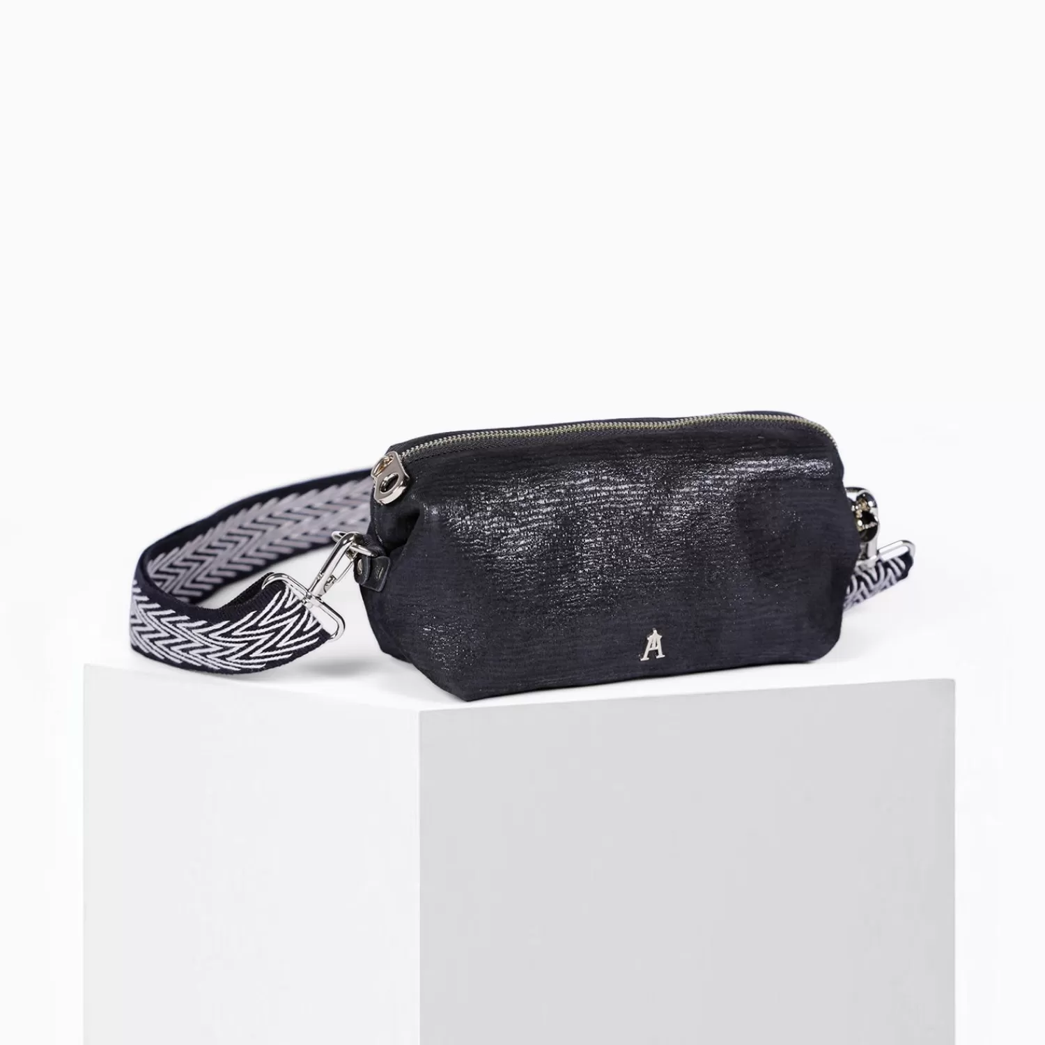 pochette_nuage_gotham_2.webp Sale Craie Studio Pochette Nuage Gotham Noir
