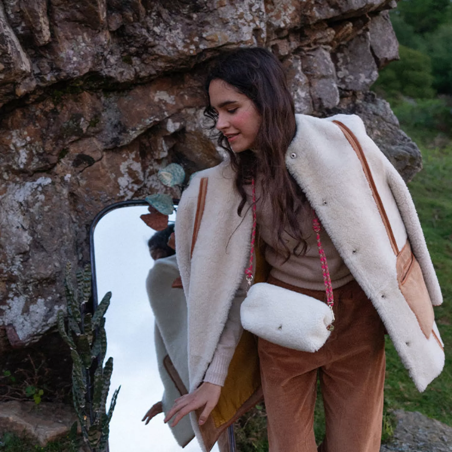 pochette_nuage_laine_noir_5.webp Shop Craie Studio Pochette Nuage Laine Noir